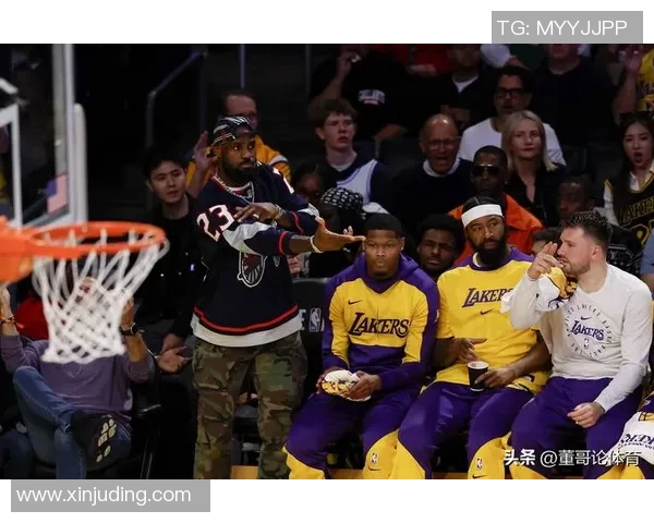 赛后专家对湖人表现进行点评:表现非常稳定 赛后专家对湖人表现进行点评:表现非常稳定